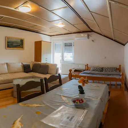 Guest house Kozarje