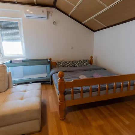 Kozarje Konukevi Ljubljana