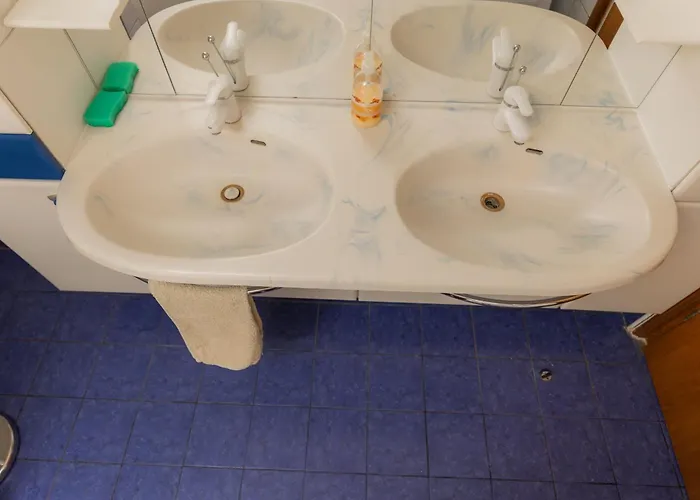 Kozarje Gostinjska kuća *